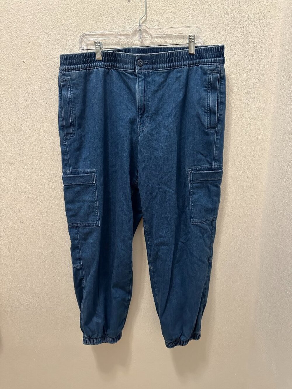 AE Low-Rise Baggy Jogger Jean Size XL NWOT